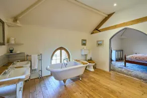 Host & Stay | The Chapel - Image 4