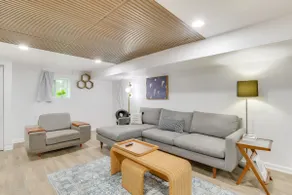 2 Mi to Logan Square: Pet-Friendly Urban Oasis! - Image 4