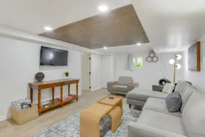 2 Mi to Logan Square: Pet-Friendly Urban Oasis! - Image 2
