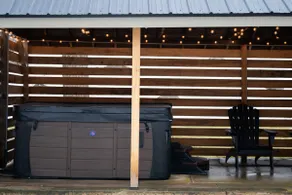 Elizabeth Hughs House|Hot Tub|Outdoor Sauna - Image 4