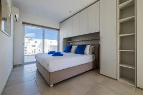 Bright and Spacious Penthouse, Large Terrace by Buena Vista - Image 5