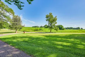 Golf Course Views & Games Galore - Vine Grove Gem! - Image 2