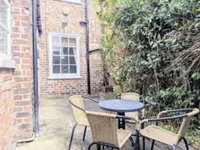 27 George Street - Image 5