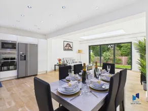 Modern 4BR House, Spacious, Garden, Free Parking - Image 3