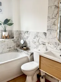 Modern Apartment - Private Bathroom - Image 5