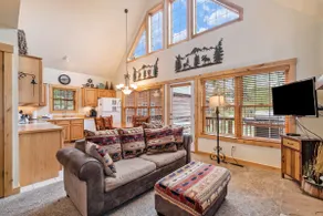 A/C, king beds, fireplace, shared hot tub. - Image 2