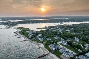 7BR Estate · One Block to Ocean · Sleeps 22 - Image 5