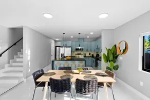 Miami Townhouse Near to Airport - Image 4