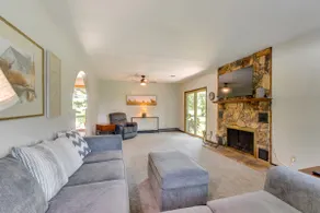 9 Mi to Downtown Rushville: Cozy Getaway w/ Grill - Image 2