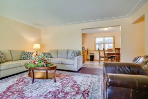 10 Mi to Downtown: Group Getaway in Minneapolis - Image 4