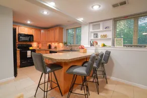 The Cozy Nest- Central Overland Park, Near Highway - Image 4