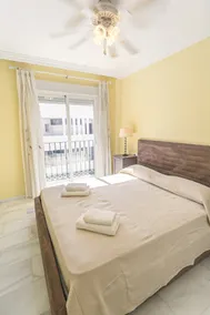 Apartamentos Turísticos Plaza del Olvido - Image 4