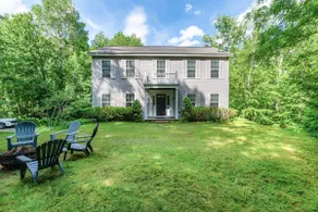 Stylish comfort, great location - Image 5