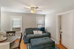 Cozy 2 bed Apt 2 train stops to the Naval Base - Image 2