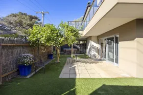 Spacious 3-Bed Townhouse Near Dromana Beach - Image 5