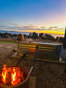 Dunalley Bay Beachfront Retreat by Tiny Away - Image 2