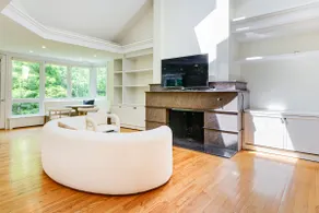 18 Mi to Boston - Stylish Unit in Upscale Enclave! - Image 4