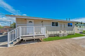 Renovated Steps to the Beach Cottage in Ewa Beach Serene Home C - Image 4