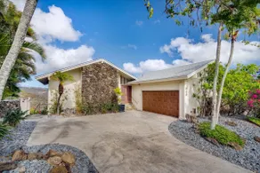 Stunning Home w/Ocean-Mountain Views in East Oahu - Image 3