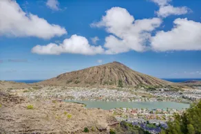 Stunning Home w/Ocean-Mountain Views in East Oahu - Image 2