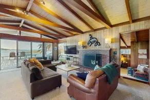 3 BR Waterfront home in the heart of Gig Harbor - Image 3
