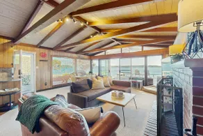3 BR Waterfront home in the heart of Gig Harbor - Image 4