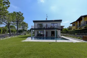 Gardaliva by the lake in Manerba del Garda - Image 3