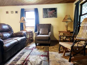 Twin Oaks Cabin - Image 4