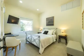 Beautiful Turn of the Century Colonial Style Home - Image 3