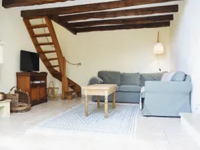 Tranquil Holiday Home in Saint-Martin-de-Gurson with Garden - Image 2