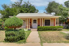 Half-mi to Campus! Lubbock Home w/ Fenced Yard - Image 4