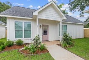 NEW Champion Cottage: next to Park, Sports Complex - Image 5