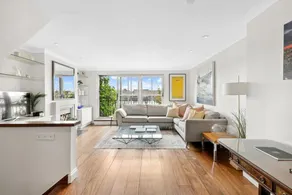 5 Bed 3 bath Private Riverside House with Balcony and Patio over River Thames Flexible renting and S - Image 2