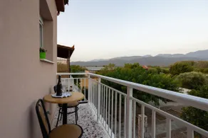 Valira Stathmos Home, Rustic Charm Cottage w Views - Image 4