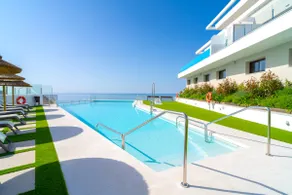 Bayview Hills Premium Pool Suite - Image 3