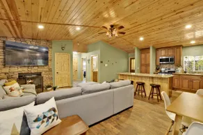 Country Club Cabin ~ Fenced Yard, Dog-friendly cabin in heart of Big Bear with hot tub. - Image 3