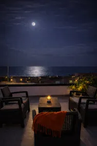 Chic Boho Stay w/ Parking, Rooftop & Workspace - Image 5