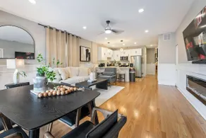 Spacious Stay Near United Center, UIC, Icehouse - Image 4