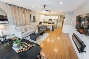 Spacious Stay Near United Center, UIC, Icehouse - Image 5