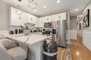 Spacious Stay Near United Center, UIC, Icehouse - Image 3