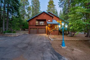 Apple Blossom Lodge | Pool Table+Pond views - Image 4
