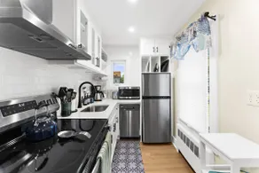 Historic Home for 7: Walk to Beach, Pets & Family - Image 5