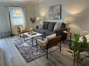 Cary 2 Bedroom End Unit Townhome with 3 beds - Image 5
