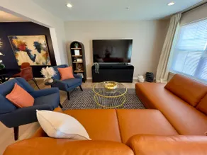 New Luxury Townhouse - Mins to PSU - 8 Guests - Image 2