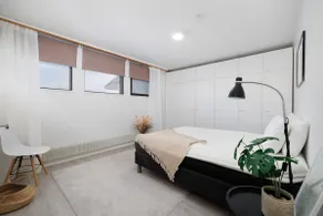 Spacious 1BR Near City Center, Free Parking - Image 4