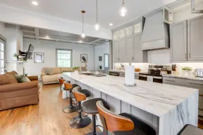 2 Mi to Dtwn: Stylish Urban Retreat in Birmingham - Image 2