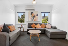 Strathdale Stay - Cozy & Pet Friendly - Image 4