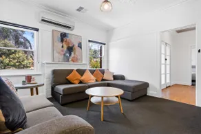 Strathdale Stay - Cozy & Pet Friendly - Image 2