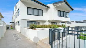Time and Tides - Beachfront, Stunning Ocean Views - Image 2