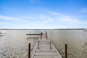 Double Bed Room in Heart of Lake City - Image 2